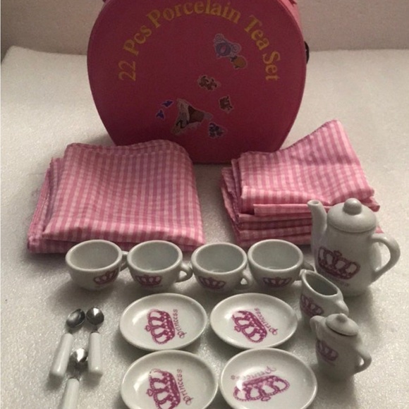 Princess 22 Pcs Porcelain Tea Set for girls - Picture 4 of 7